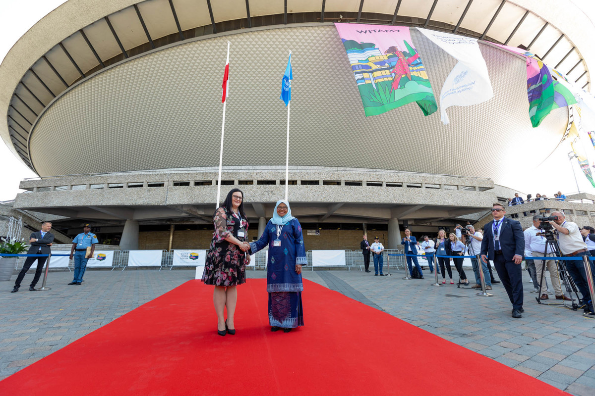 Małgorzata Jarosińska-Jedynak, Secretary of State at the Ministry of Development Funds and Regional Policy and Mohd Sharif, Executive Director of UN-Habitat