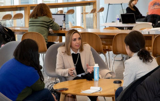 women discussing urban issues